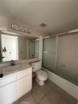 Photo #4: OC26010627 Listing 