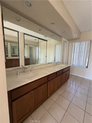 Photo #6: OC26010627 Listing 