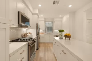 Photo #4: OC26013388 Listing 