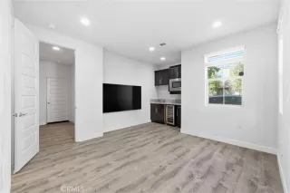 Photo #4: OC26013494 Listing 