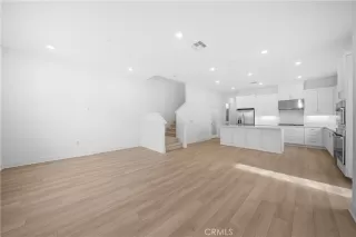 Photo #4: OC26013520 Listing 