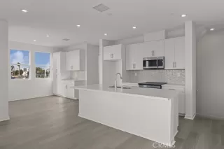 Photo #5: OC26014304 Listing