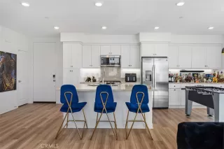 Photo #2: OC26014761 Listing