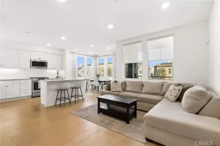 Photo #2: OC26014987 Listing