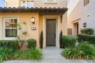 Photo #2: OC26015322 Listing