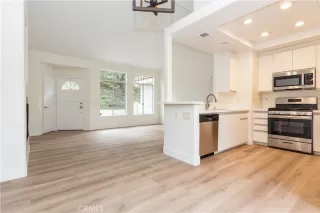 Photo #2: OC26015746 Listing