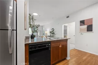 Photo #4: OC26016586 Listing 