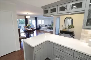 Photo #2: OC26016606 Listing