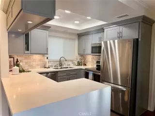 Photo #4: OC26016606 Listing