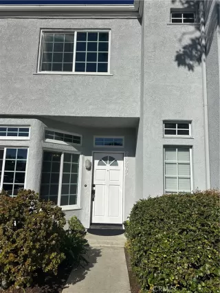 Photo #1: OC26016687 Listing