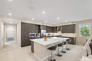 Photo #2: OC26016852 Listing