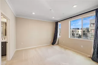 Photo #5: OC26016852 Listing