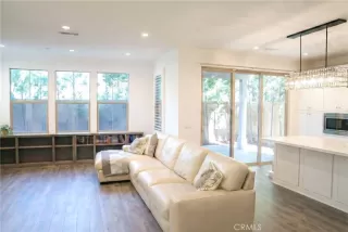 Photo #4: OC26016910 Listing