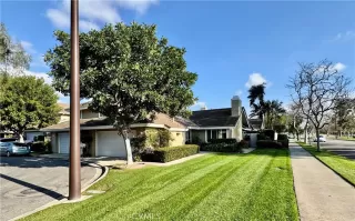 Photo #2: OC26016959 Listing