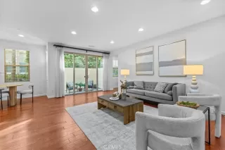 Photo #4: OC26020290 Listing