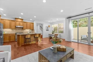 Photo #5: OC26020290 Listing