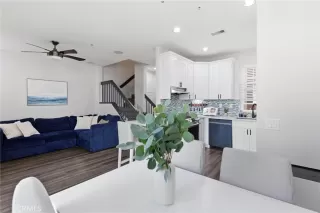 Photo #2: OC26021682 Listing 