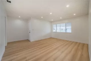 Photo #3: OC26021913 Listing