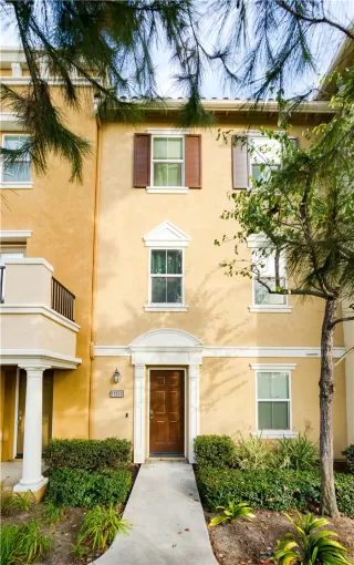 Photo #2: OC26022578 Listing 