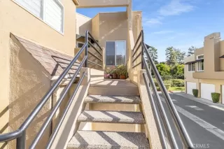 Photo #3: OC26022961 Listing