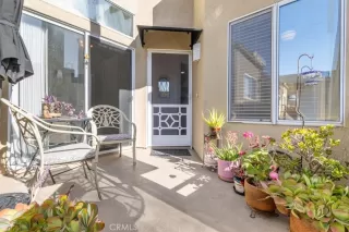 Photo #4: OC26022961 Listing