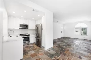 Photo #4: OC26024186 Listing