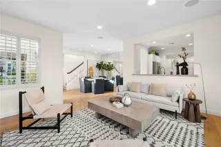 Photo #4: OC26025988 Listing