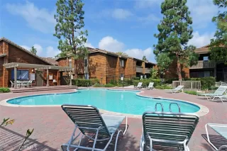 Photo #2: OC26026867 Listing