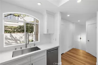 Photo #2: OC26027368 Listing 