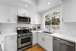 Photo #4: OC26027368 Listing 