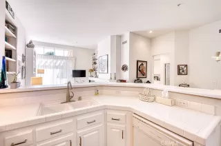 Photo #4: OC26027594 Listing