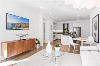 Photo #1: OC26027630 Listing 