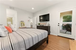 Photo #5: OC26028430 Listing 