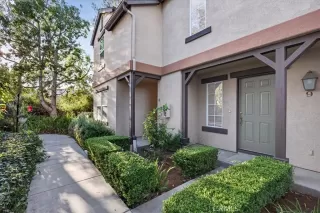 Photo #4: OC26028447 Listing