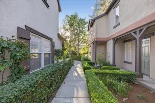 Photo #5: OC26028447 Listing