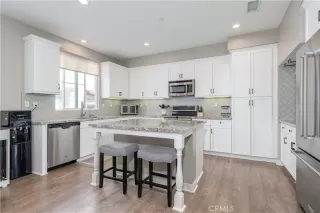 Photo #4: OC26029372 Listing 