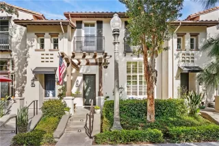 Browse active condo listings in CASALON