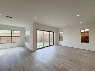 Photo #4: OC26031181 Listing