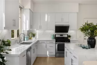 Photo #6: OC26031562 Listing