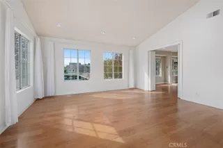 Photo #6: OC26031636 Listing