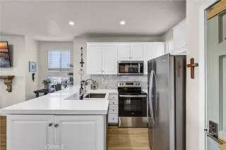 Photo #5: OC26035011 Listing