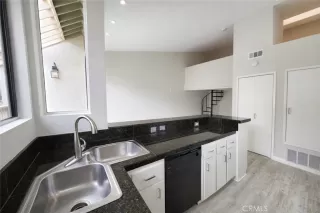 Photo #6: OC26035515 Listing