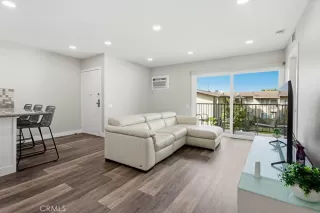 Photo #4: OC26035540 Listing