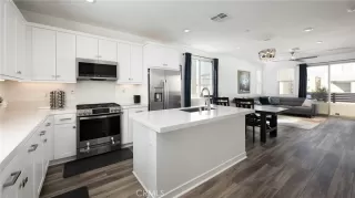 Photo #6: OC26035584 Listing