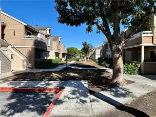 Photo #3: OC26035709 Listing