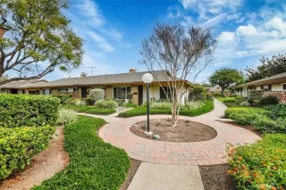 Photo #4: OC26036227 Listing