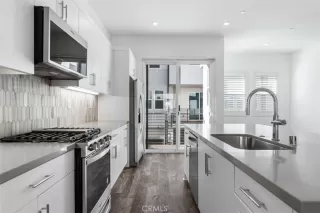 Photo #5: OC26036680 Listing 