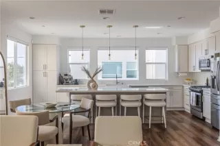 Photo #3: OC26036722 Listing