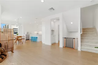 Photo #4: OC26037333 Listing 