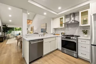 Photo #6: OC26037564 Listing